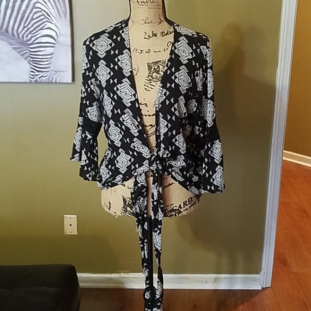 Xhiliration cropped top...never worn